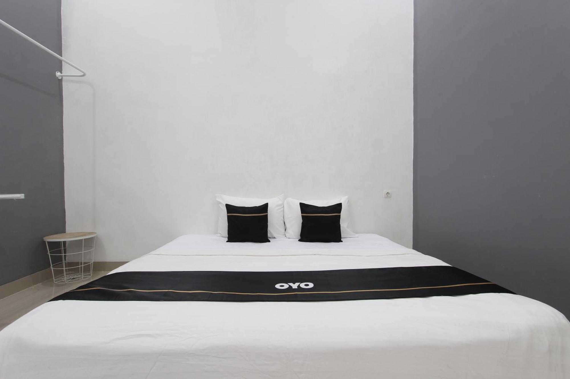 Capital O 93939 Oikodomeo Syariah Hotel 2*
