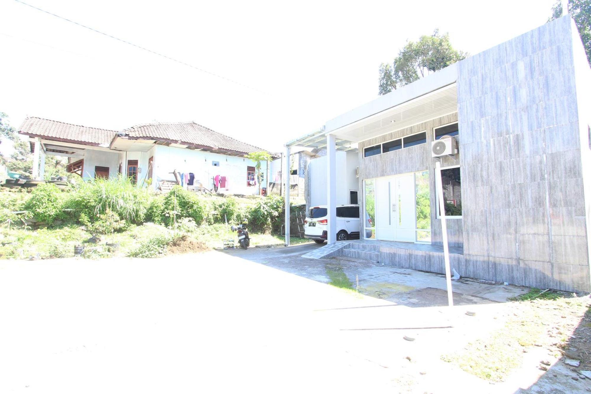 Hotel Capital O 93939 Oikodomeo Syariah