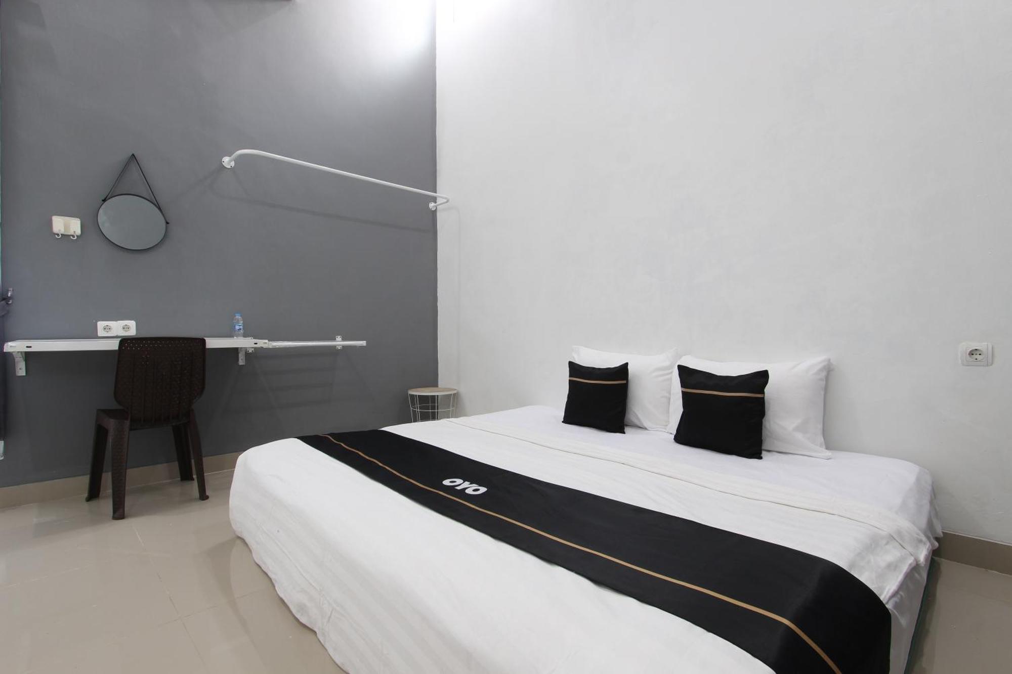Capital O 93939 Oikodomeo Syariah Hotel 2*