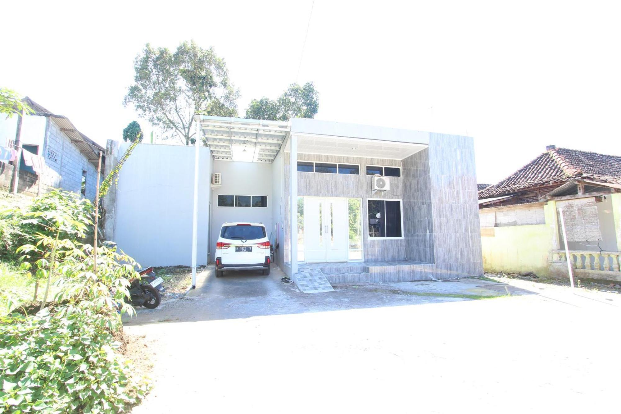 Capital O 93939 Oikodomeo Syariah Hotel